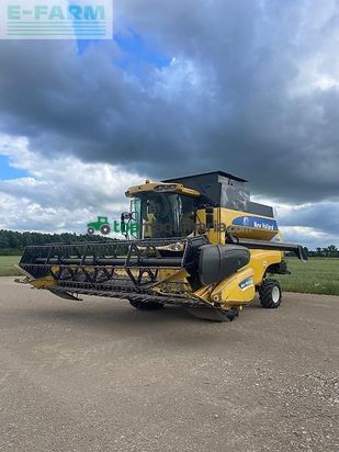 Cosechadora de Cereal - New Holland - cs 660