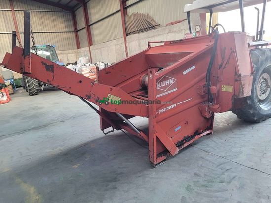 Encamadora Kuhn Primor 870  suspendida 