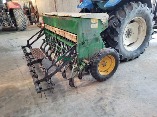 Sembradora Gil 22 rejas de 3 metros