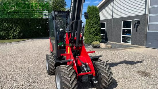 Minicargadora - Thaler - 2838t dpf teleskoparm, kabine og brede hjul