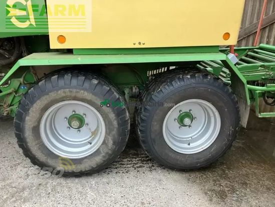 Empacadora gigant - Krone - comprima cf 155