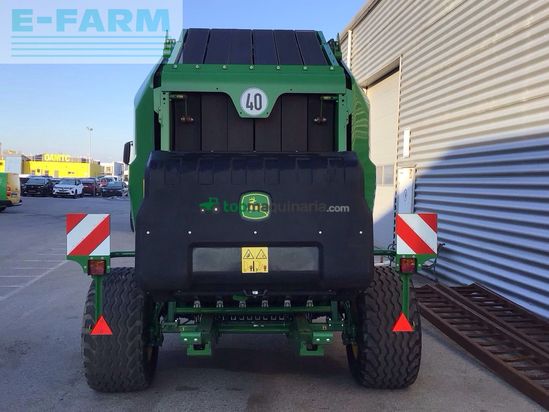 Empacadora gigant - John Deere - V461M