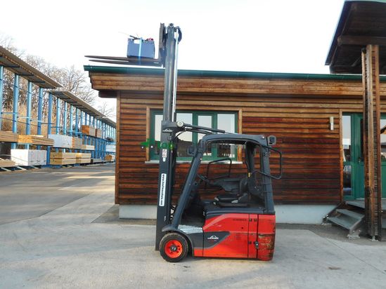 Elevadora - Linde - e16-02 ( freihubmast + ss ) batterie 30/2021 !!