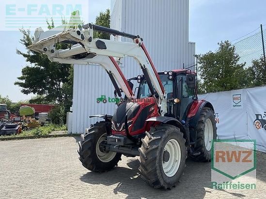 Tractor agrícola - Valtra - n135 d schlepper