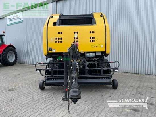 Empacadora gigant - New Holland - roll-belt 180 cropcutter