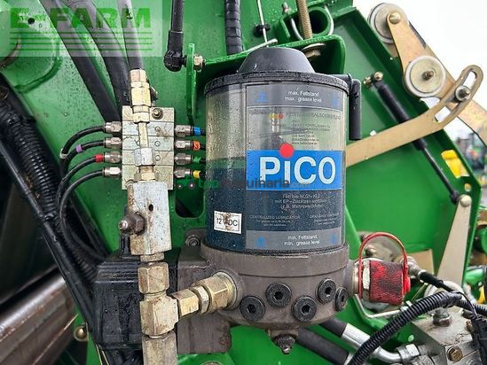 Empacadora gigant - John Deere - 990