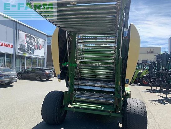 Empacadora gigant - Krone - fortima v 1800 mc