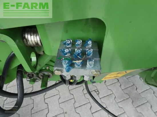 Empacadora gigant - Krone - comprima v 150 xc