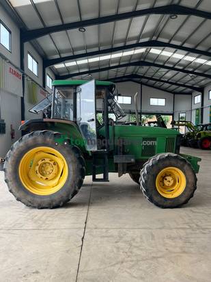 Tractor agrícola - JOHN DEERE