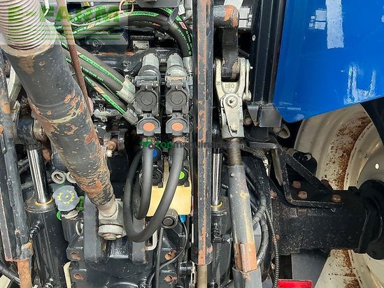 Tractor agrícola - New Holland - t6080 tractor (st27316)