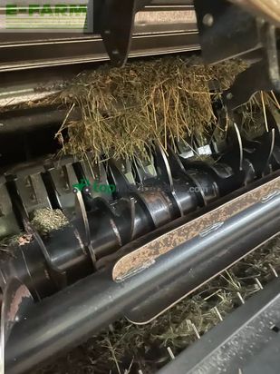 Empacadora gigant - New Holland - roll belt 180 super feed