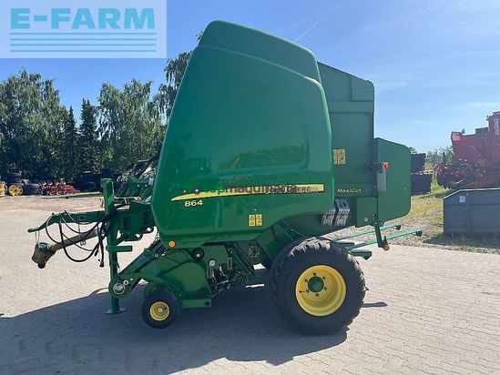 Empacadora gigant - John Deere - 864