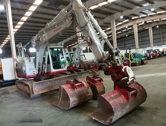 Excavadora TAKEUCHI  TB2150R