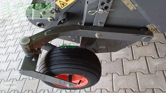 Empacadora gigant - Claas - variant 360 rc