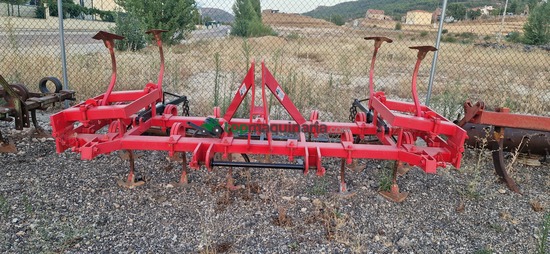 Cultivador - 17 brazos con rastra