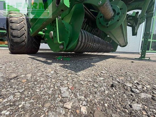 Empacadora gigant - John Deere - v451m