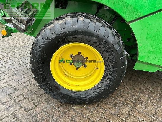 Empacadora gigant - John Deere - 990
