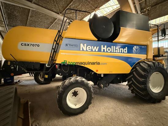 Cosechadora de Cereal - New Holland - CSX7070
