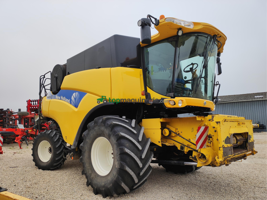 Cosechadora de Cereal - New Holland - CR9070