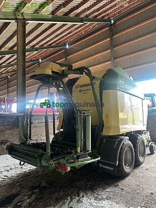 Empacadora gigant - Krone - comprima cv 210