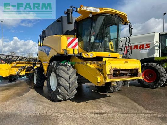 Cosechadora de Cereal - New Holland - cx8080