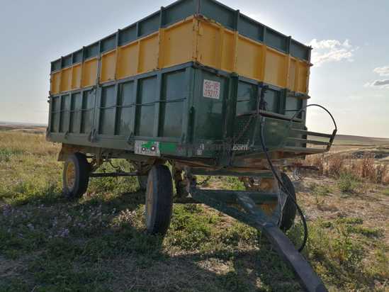 Vendo maquinaria agrícola por cese de actividad
