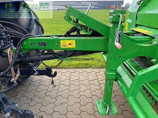 Empacadora gigant - John Deere - v 451 m
