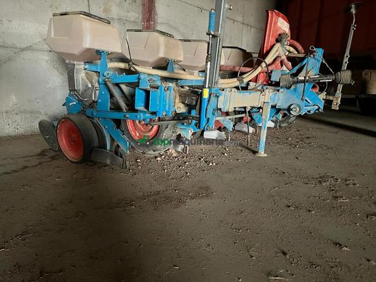 Sembradora monograno en 6 filas 