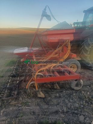 Sembradora sola usada de 5 metros con sinfín