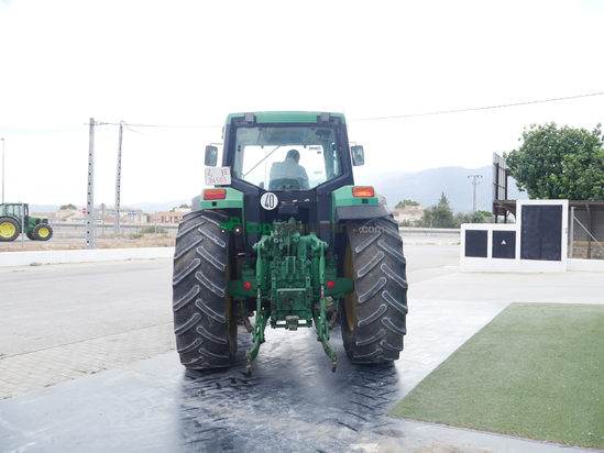 John Deere - 6900