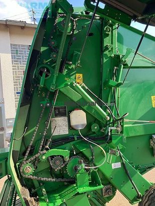 Empacadora gigant - John Deere - 864