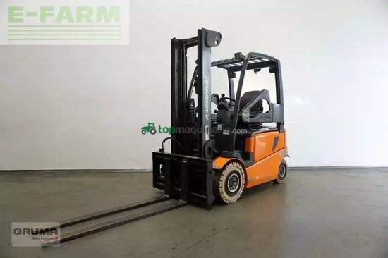 Elevadora - Jungheinrich - efg vac 22