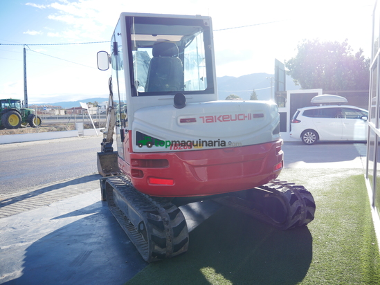 Excavadora - TAKEUCHI TB 260