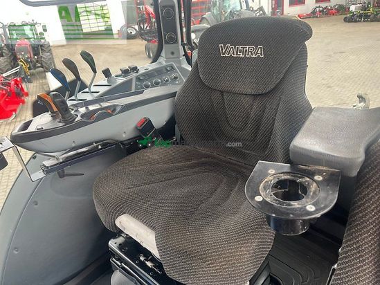 Tractor agrícola - Valtra - n154 a mit fk und rüfa