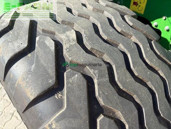 Empacadora gigant - John Deere - v 451 m
