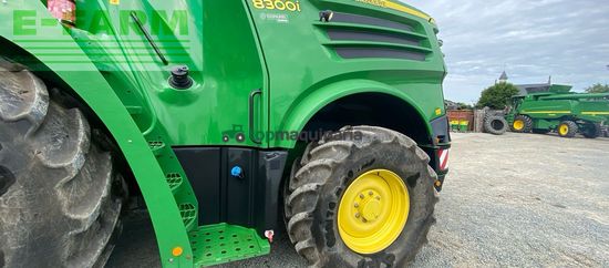 Cosechadora de Cereal - John Deere - 8300