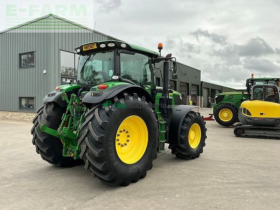 Tractor agrícola - John Deere - 6215r premium edition tractor (st26314)