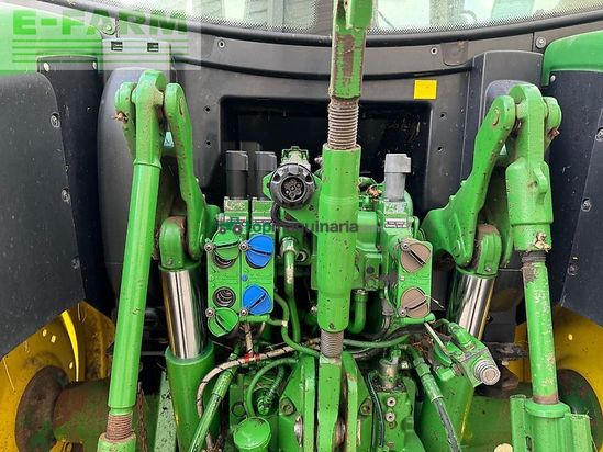 Tractor agrícola - John Deere - 6115r med frontlæsser