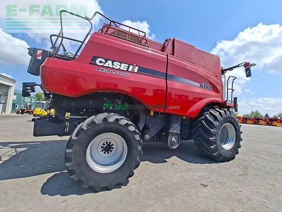 Cosechadora de Cereal - Case IH - axial-flow 6140 cu heder de 6,1 m