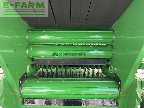 Empacadora gigant - John Deere - v461m