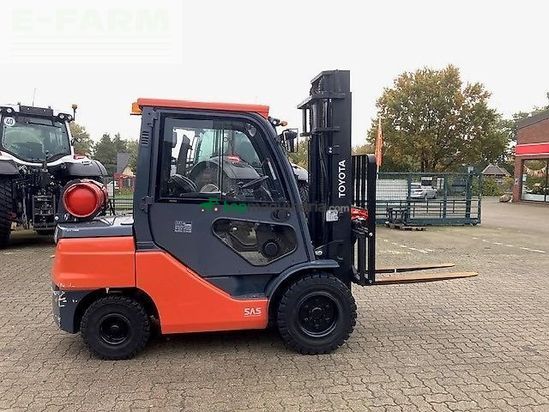 Elevadora - Toyota - 02-8fgjf35