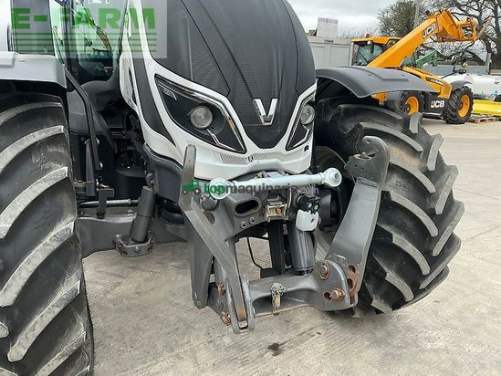 Tractor agrícola - Valtra - t234 versu tractor (st25939)