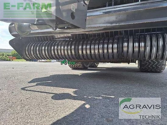 Empacadora gigant - Claas - quadrant 3300 fc t