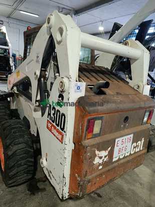 CARGADORA COMPACTA CON RUEDAS - A300 BOBCAT