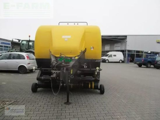 Empacadora gigant - New Holland - bb 9060 / bb9060 80x90 ballenmaß
