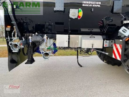 Equipamiento / accesorio - Stapel - schwanenhalsfass xerion 30000l
