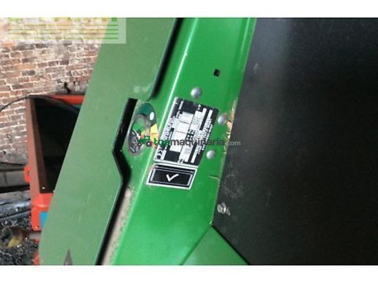 Empacadora gigant - John Deere - v461m