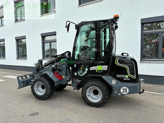 Minicargadora - Giant - g 2700 e x-tra