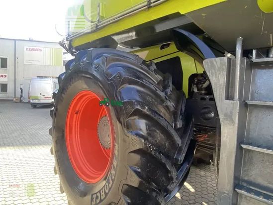 Esparcidor - Claas - xerion 3800 trac vc mit gülleaufbau sgt TRAC VC