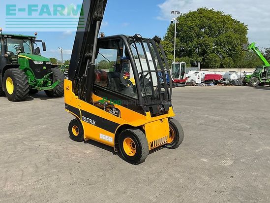 Elevadora - JCB - 25g teletruk gas forklift (st26616)